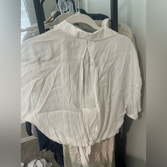NWT lulus White button tie top - Picture 4 of 4